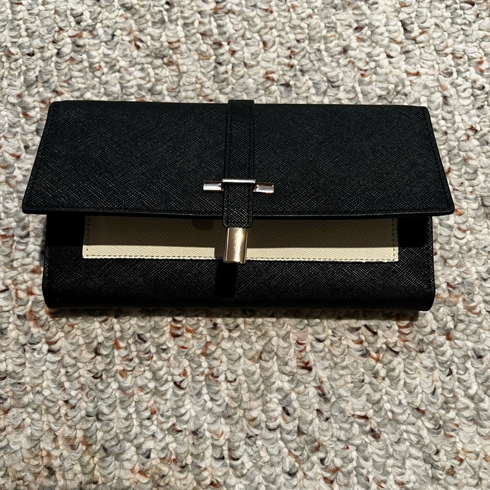 Black slim wallet with lots of space